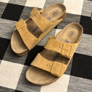 Birkenstock Arizona Latte Cream Soft Footbed Ladies sz 7/ Men’s 5 Narrow